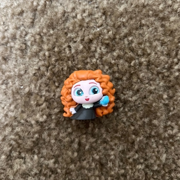Disney Doorables: Series 8 Young Princesses Figurine – Brave – Merida - Picture 2 of 5